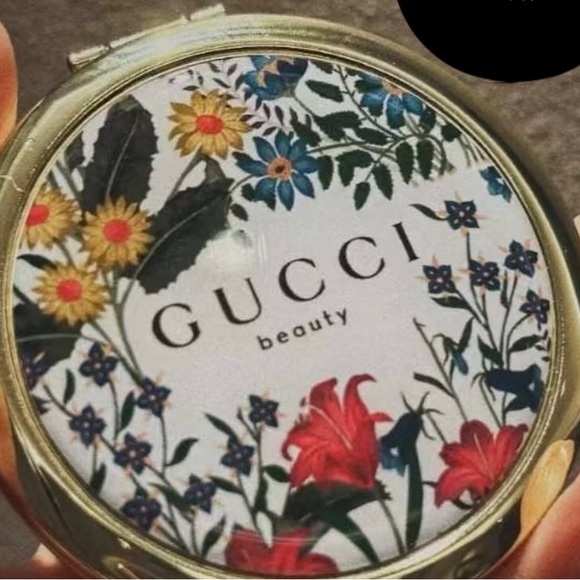 Gucci Beauty Floral Gold Compact Mirror with Beauty Promo Snap Gift Pouch - New! - Picture 7 of 8